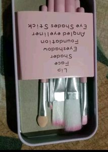 Combo Of Makeup Kit, Makeu Brush, Blender
