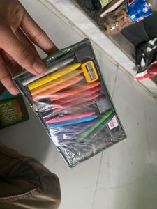 Camel Plastic Crayons