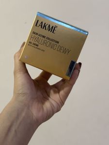 Lakme Hyaluronic Dewy Gel Creme