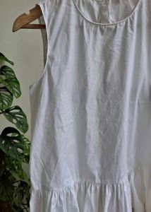 ZARA White Ruffle Hem Sleeveless Top
