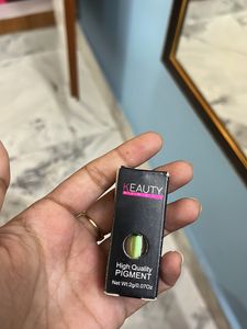 Pigmented Powder Eyeshadow