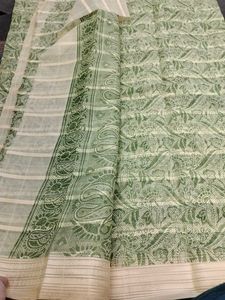 Leafy Paisley Pattern Saree