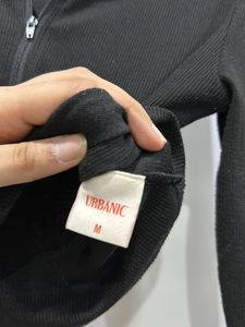 Ribbed Crop Top Black Zip Up