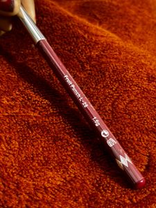 Swiss Beauty Lip Liner
