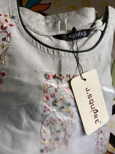 Embroidered Kurtaset- Kurta with leggings