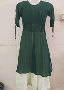 Elegant Green &amp; White Kurta Set