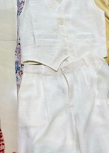 Chic White Vest &amp; Pants Set