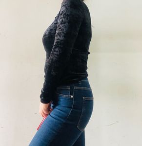 🖤 Elegant Black Velvet Top 🖤