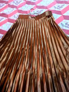 ❤️‍🔥Elegant Metalic Brown Pleated Skirt ❤️‍🔥