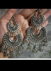 Beautiful Mat Finished Chandbaliya And Necklace