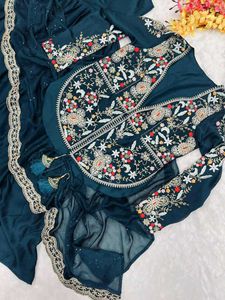 Ethnic Gown For Women&#39;s