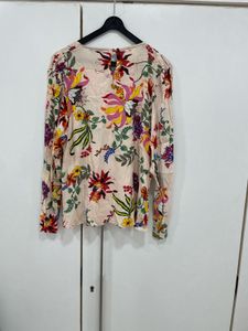 🌸Bloom Anywhere in This "Secret Garden" Blouse!✨