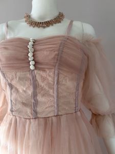 Lace embellish pink gown