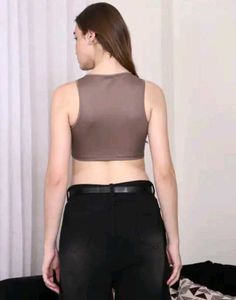 Shein Sleeveless Graphic Chest Print Crop Top