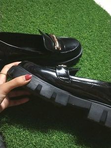 BLACK CHIC WOMEN&#39;S LOAFERS