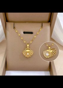 Gold Shell Pearl Necklace (New Design)