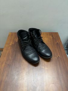 Black Leather Boots Roadster