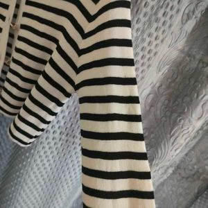 black n white sweater top