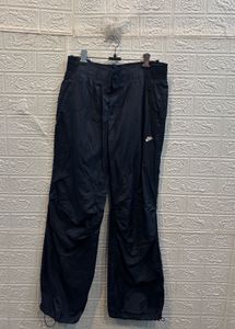 🇺🇸 Nike Imported Cargo Pants