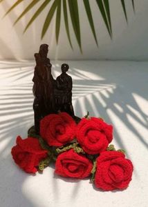 1Red Crocheted Rose Bouquet