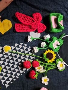 Handmade Crochet Flowers & Accessories