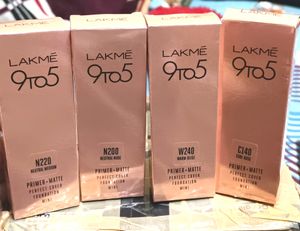 Lakme 9to5 Primer+Matte Foundation Mini Tube