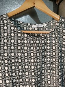 Blck&amp;White Pattern Short Sleeve Top🥳OFFER