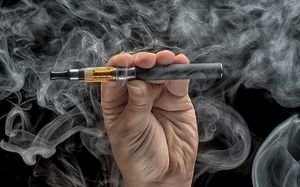 Mya Vape Pen Electronic Hukkah With 1  E-liqui