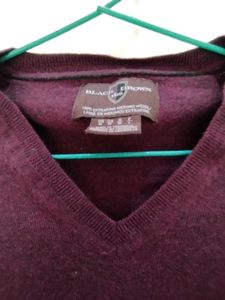 Burgundy V-Neck Sweater🐥🎊