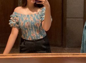 Floral Off-Shoulder Crop Top