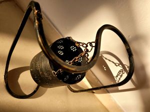 Tealight Candle Stand - Metal Abstract Structure