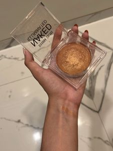 Sivanna colors naked illuminated Highlighter- Gold