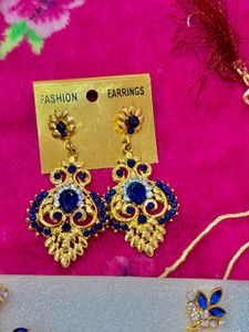 3 Jewellery Sets &amp; Complimentary Earrings