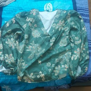 Prefect Green Top 💚