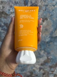 Dot and Key facewash