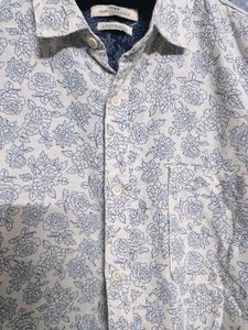 Men&#39;s Off White Printed Shirt(Size-M)