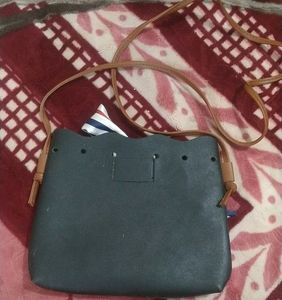 Sling bag Dubai