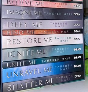 BOOK SET: Shatter Me Boxed Set Of 9 Premium Novels