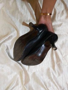 Pre-loved black heels 💋