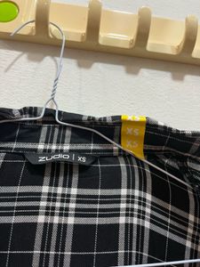 Zudio Black Crop Plaid Shirt