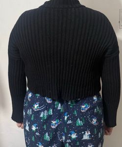 Black Ribbed Cropped Turtleneck Sweater