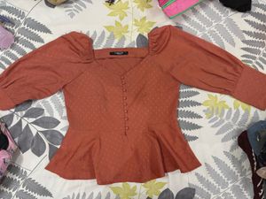 Carlton London Top