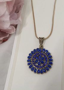 necklace with cute hair clips
