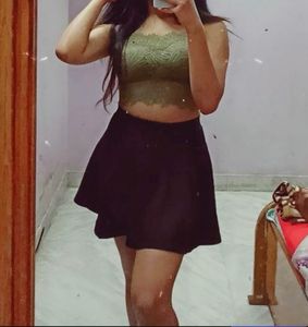 Chic Black Skater Skirt