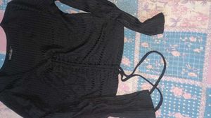 SHEIN Black Long Sleeve Cropped Front Tie Top