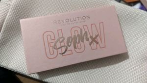 makeup revolution highlighter pallate