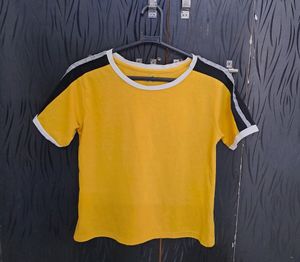 Viveza Cute Yellow Women T-shirt