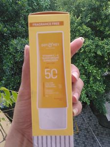 Dot&amp;Key Vit C+E Sunscreen