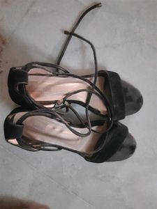 Black Wedge Criss- Cross Sandel