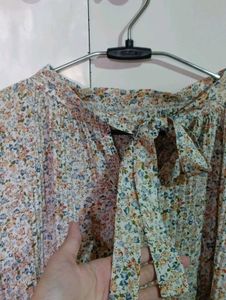 Tie knot  colourful top